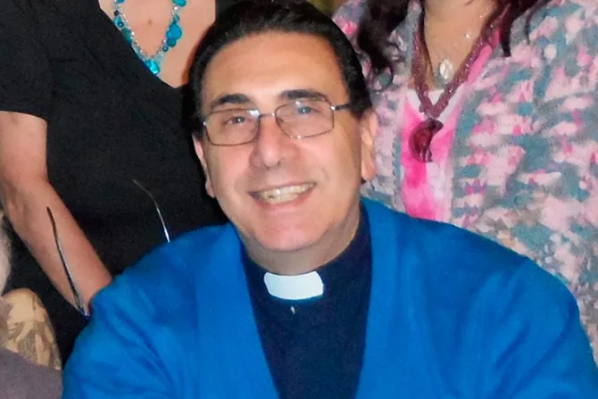 Alertan a católicos sobre sacerdote cismático que hace “misas de sanación” en La Plata