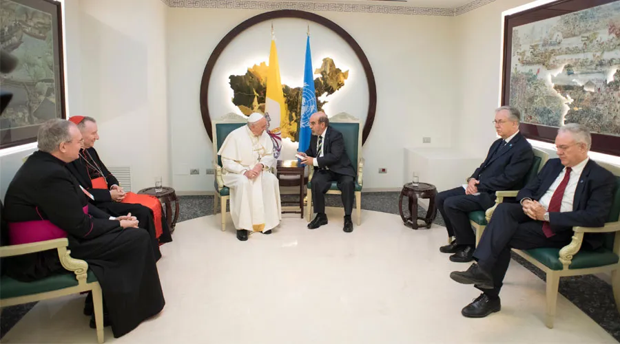 El Papa conversa con responsables de la FAO. Foto: L'Osservatore Romano