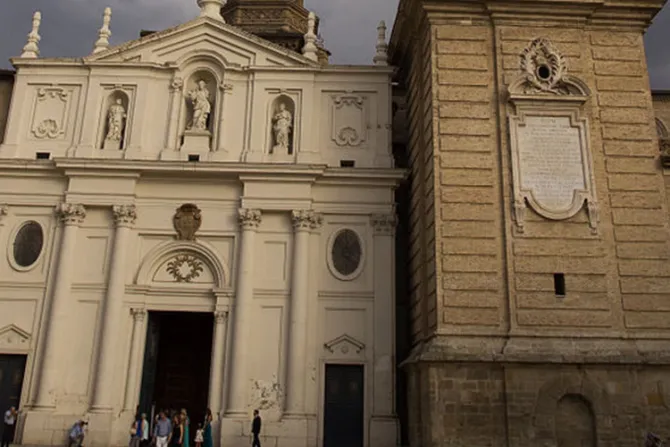 Alcalde busca expropiar catedral católica y escribe al Papa sobre el tema