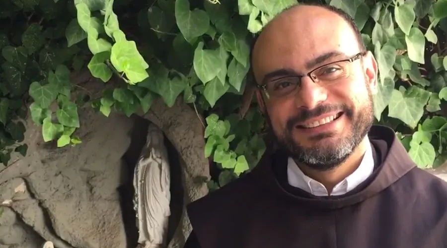 P. Fadi Shallufi, sacerdote franciscano rector del Santuario de la Gruta de la Leche en Belén. Captura Youtube