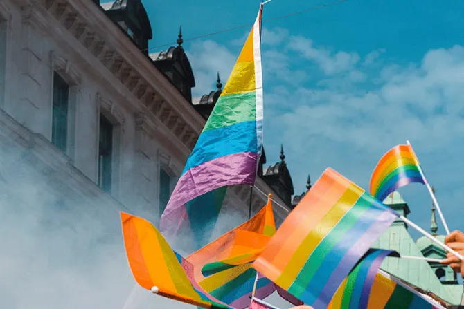 Fallo LGTB presionará a empleadores y empleados religiosos en EEUU, dicen expertos 
