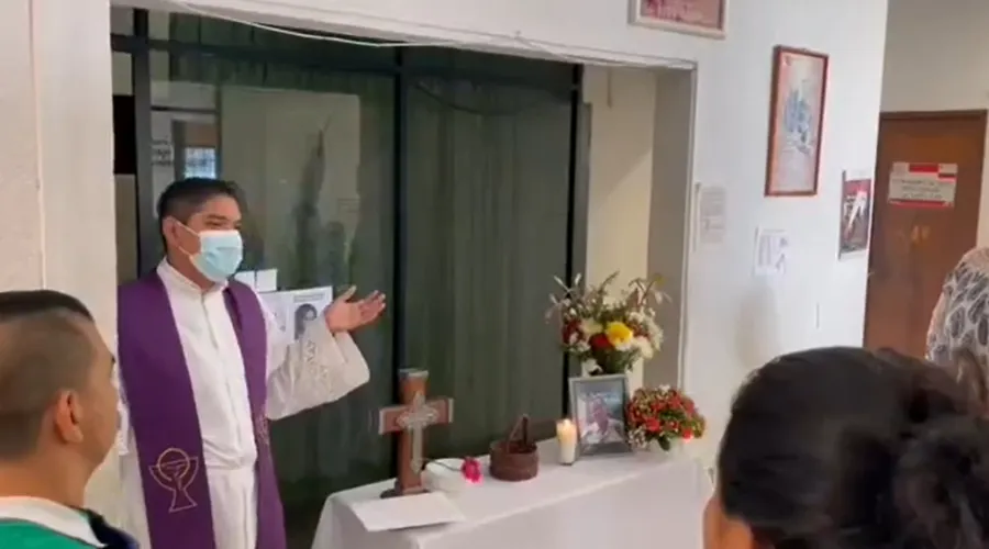 Alertan de falso sacerdote que estaría coludido con funerarias en México