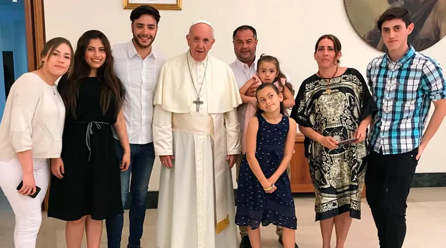 La familia Caballero-Franco con el Papa Francisco - Foto: Facebook Noelia Franco?w=200&h=150