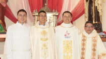 De izquierda a derecha: Jorge Pulido (seminarista), P. Andrés Pulido (sacerdote), P. Ronal Pulido (sacerdote) y Gerardo Pulido (diácono permanente). Créditos: P. Ronal Pulido