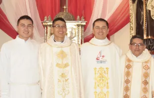De izquierda a derecha: Jorge Pulido (seminarista), P. Andrés Pulido (sacerdote), P. Ronal Pulido (sacerdote) y Gerardo Pulido (diácono permanente). Créditos: P. Ronal Pulido 