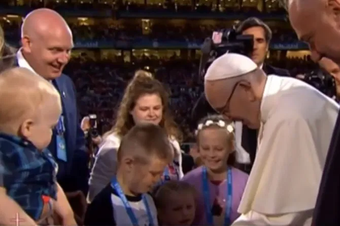 Padres de 10 hijos contaron al Papa cómo superaron la drogadicción [VIDEO]