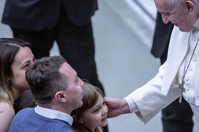 Papa Francisco a Congreso de Laicos: Es la hora de hombres y mujeres comprometidos