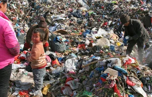 Familia de recicladores de basura / Foto: Flickr de Sheila (CC-BY-NC-ND-2) 