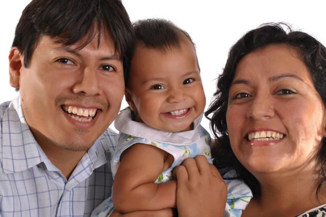 Sínodo de la Familia: El matrimonio indisoluble es feliz y posible