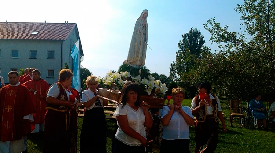 Procesión en las afueras del Santísima Virgen María de Fátima en Krisovychi (Ucrania)/ Crédito: Arquidiócesis Católica Romana de Lviv?w=200&h=150