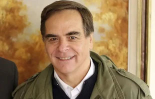 Sacerdote jesuita chileno Felipe Berru00edos. Cru00e9dito: Ministerio de Defensa Nacional (CC BY-SA 2.0 CL) 