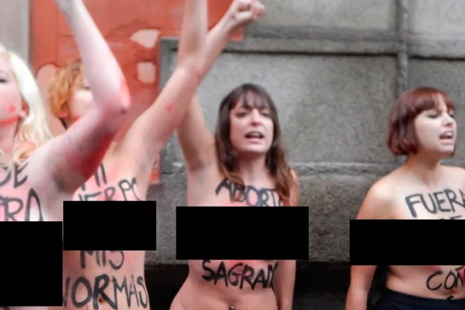 Comienza juicio contra 5 Femen que irrumpieron semidesnudas en marcha pro vida