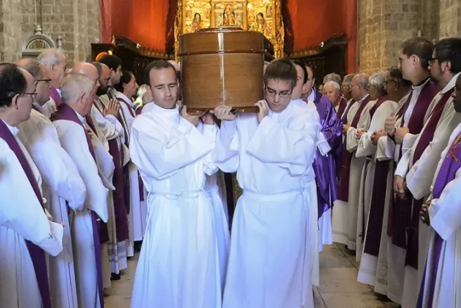 Arzobispo de Valladolid conmovido por repentina muerte de sacerdote Rector del Seminario