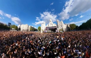 Una multitud se congregu00f3 en Madrid para celebrar la Pascua de Resurrecciu00f3n. Cru00e9dito: ACdP 