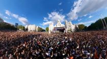 Una multitud se congregó en Madrid para celebrar la Pascua de Resurrección. Crédito: ACdP