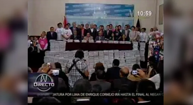/imagespp/Firmas_parejas_reales_congreso_peru.jpg