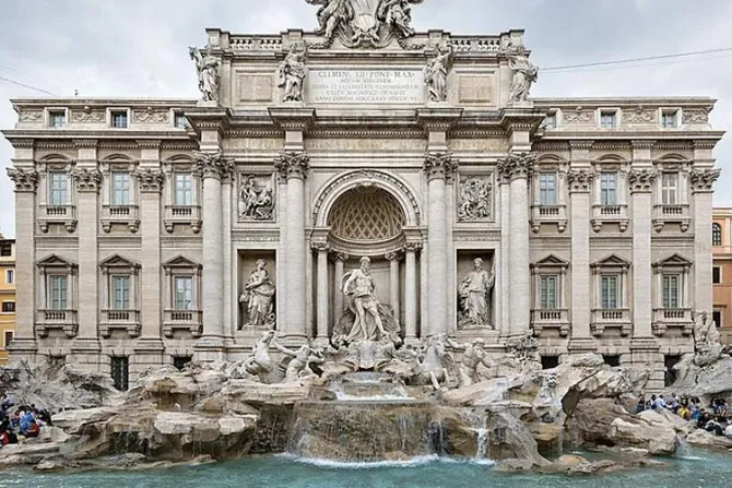 Polémica en Roma: Dinero recaudado en famosa fuente ya no iría destinado a Cáritas
