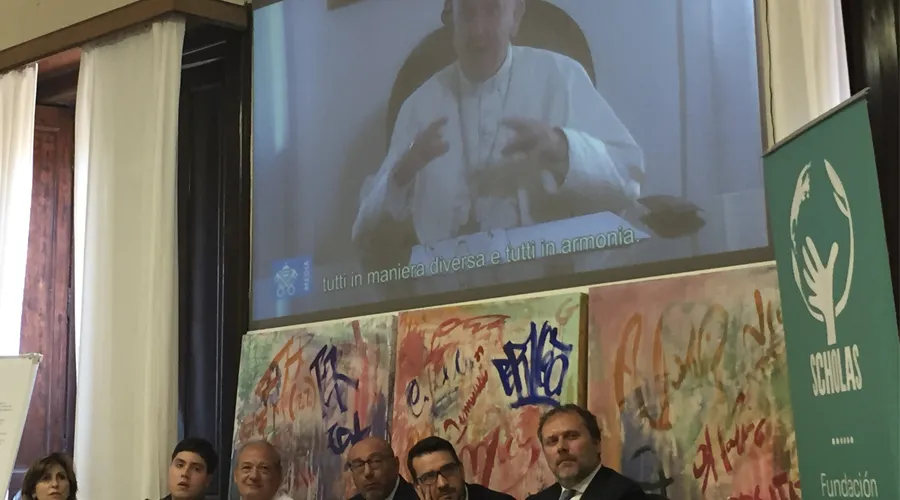 Video mensaje del Papa Francisco en contra del Cyberbullyng en sede de Scholas. Foto: ACI Prensa?w=200&h=150