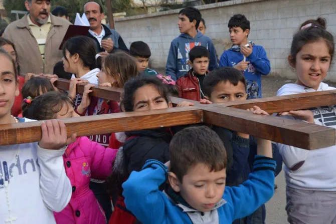 Niños de Irak ofrecen los Via Crucis de Cuaresma por tus intenciones
