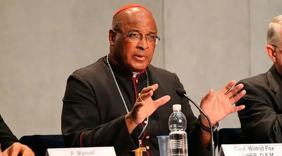 Líder de la Iglesia en África responde al Cardenal McElroy y al P. James Martin