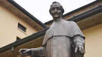 Estatua del P. Francesco Spinelli. Foto: Diócesis de Cremona.