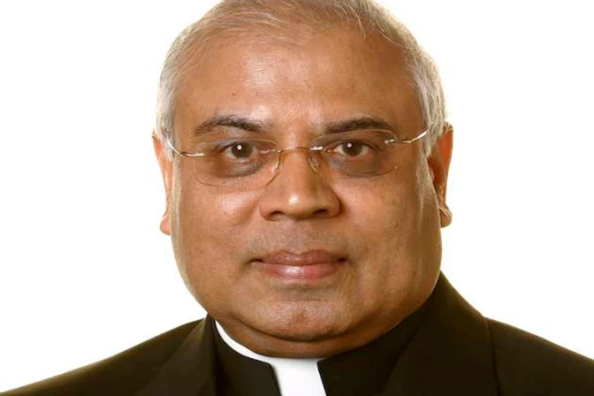 Acusan a ex nuncio ante ONU por corrupción y relación impropia con una mujer