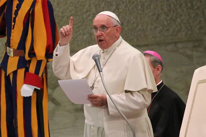 Papa Francisco: Quien no obedece a Dios cierra su corazón a la vida eterna