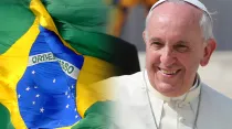 Papa Francisco y bandera de Brasil.  Crédito: ACI Prensa / Wikipedia - Jose Cruz (CC BY 3.0 BR)