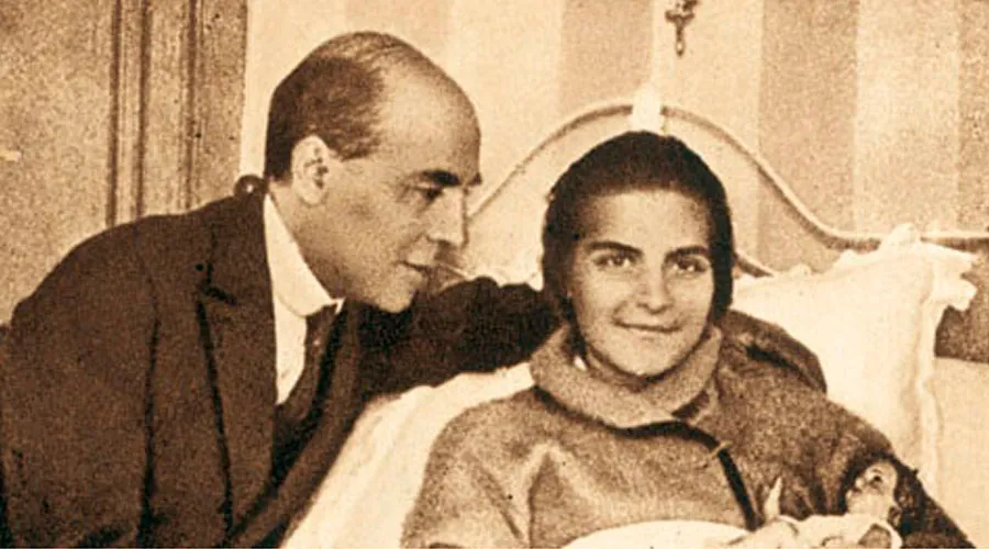 Francisco Barrecheguren y su hija Conchita, enferma. Crédito: Barrecheguren.com
