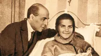 Francisco Barrecheguren y su hija Conchita, enferma. Crédito: Barrecheguren.com