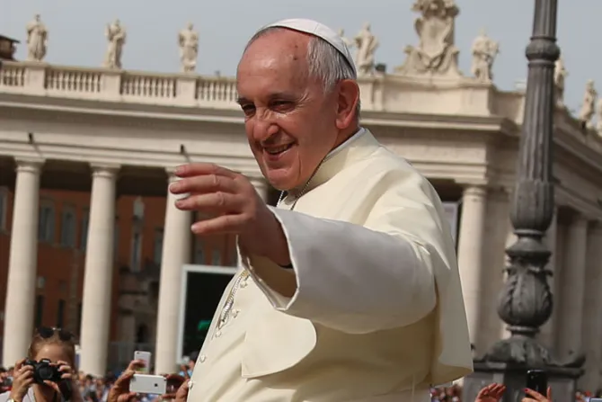 Papa Francisco: Nuestro desafío es que ardan los corazones con el amor de Dios