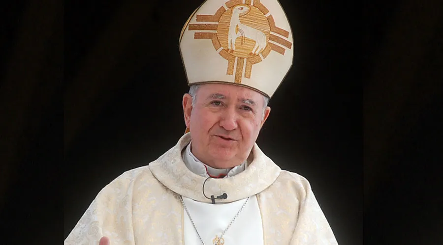 Cardenal Errázuriz confirma su salida del Consejo de Cardenales