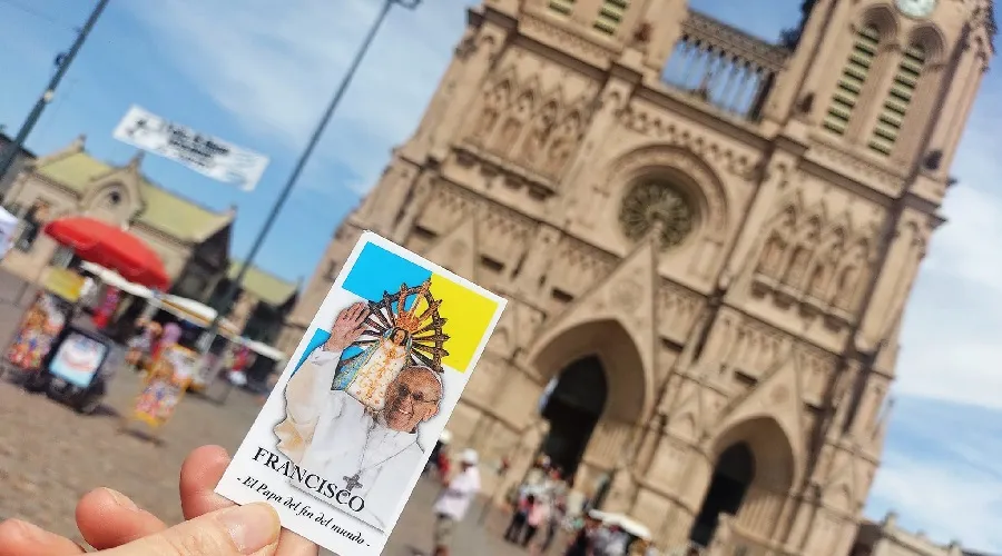 10 años de Francisco: Obispos piden a la Virgen de Luján que lo siga protegiendo