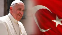 Papa Francisco. Foto: Daniel Ibáñez - ACI Prensa / Bandera de Turquía. Foto: Flickr Mentat Kibernes (CC-BY-NC-2.0)