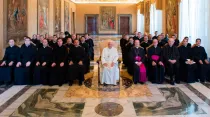 Papa Francisco en audiencia con estudiantes de la Academia Pontificia Eclesiástica. Foto: L'Osservatore Romano