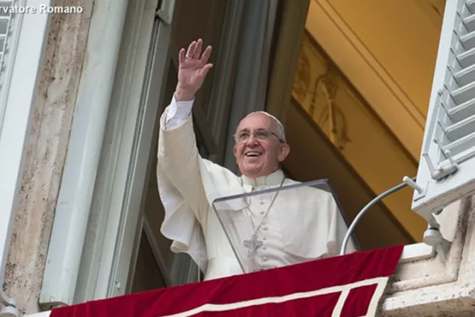 Los santos son los últimos para el mundo pero los primeros para Dios, dice el Papa Francisco