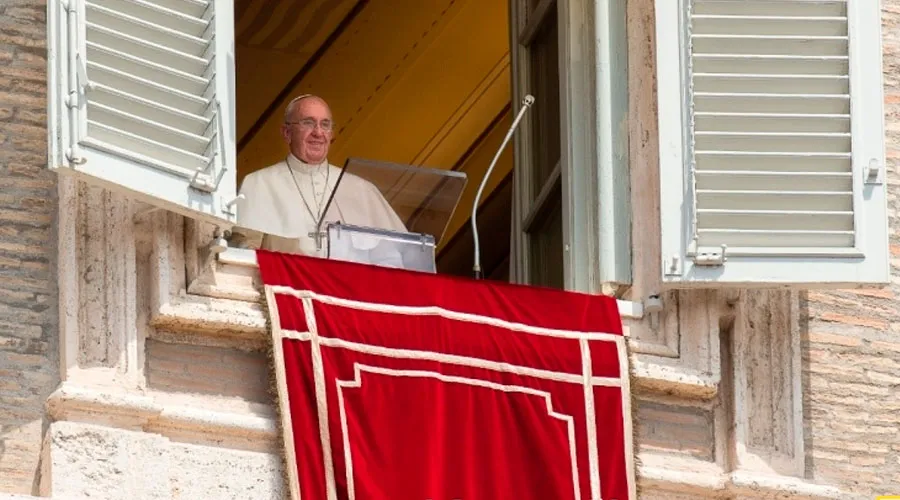 El Papa Francisco durante el rezo del Regina Caeli. / Foto: L'Osservatore Romano