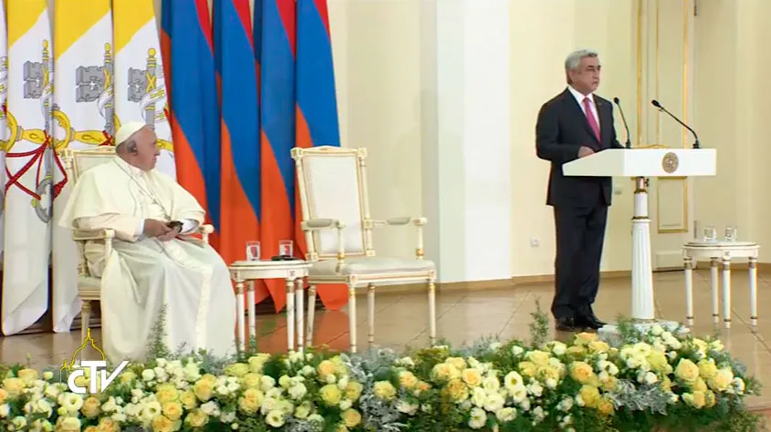 El Papa Francisco y el Presidente de Armenia, Serzh Sargsián.Captura Youtube