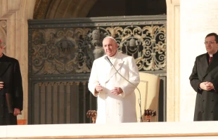 El Papa Francisco habla en la Audiencia General. Foto: Daniel Ibu00e1u00f1ez / ACI Prensa 