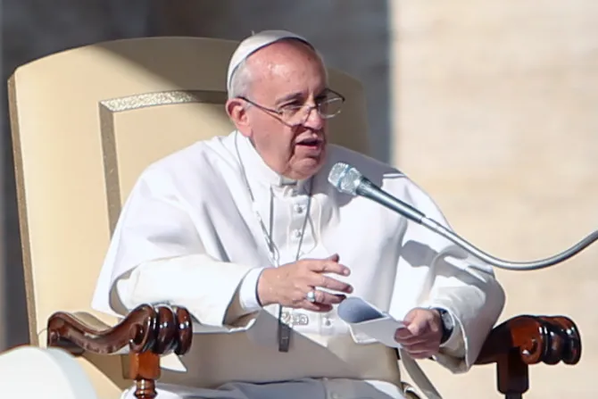 La ideología de género es una equivocación de la mente humana, afirma el Papa Francisco