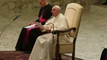 El Papa pronuncia su discurso. Foto: Petrik Bohumil / ACI Prensa