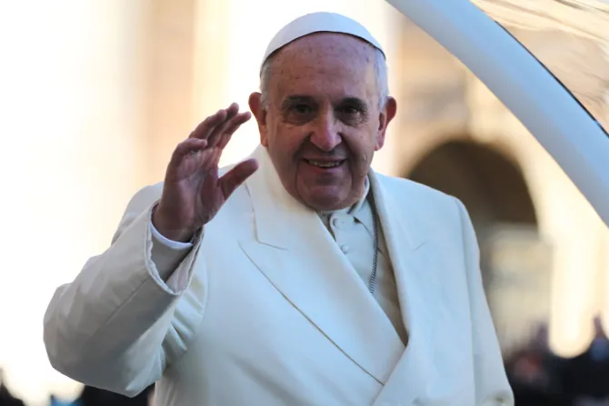 Cancillería confirma que Papa Francisco quiere ir a Chile en 2016