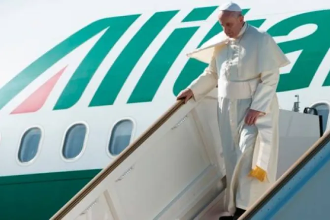 Papa Francisco llega a Suecia para una nueva visita ecuménica