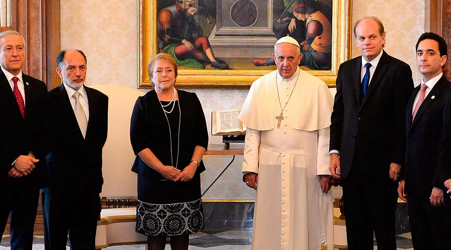 Michelle Bachelet y el Papa Francisco / Foto: Flickr del Gobierno de Chile (CC-BY-2.0)?w=200&h=150