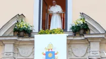 El Papa Francisco esta tarde en el balcón del Palacio Arzobispal de Cracovia. Captura Youtube