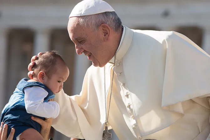 Papa Francisco: La Iglesia no debe cansarse nunca de ser abogada de la vida