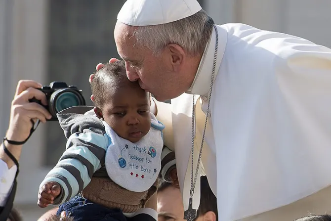 Desde el aborto hasta la eutanasia, el Papa denuncia todos los atentados contra la vida