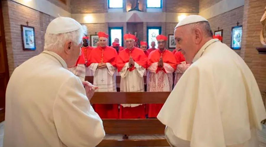 Benedicto XVI, el Papa Francisco y los nuevos cardenales. Foto: L'Osservatore Romano?w=200&h=150