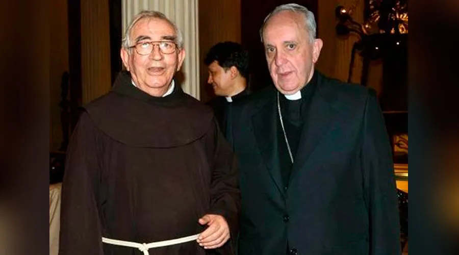 P. Berislao Ostojic y el Cardenal Bergoglio (hoy Papa Francisco). Foto AICA?w=200&h=150