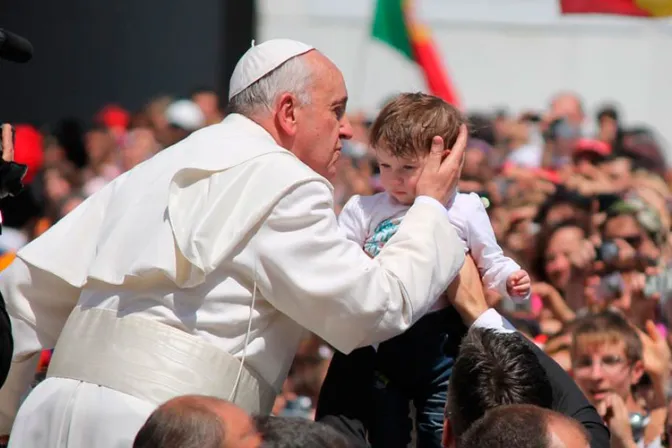 El Papa alerta contra el clericalismo y dice que los laicos son el corazón de la Iglesia